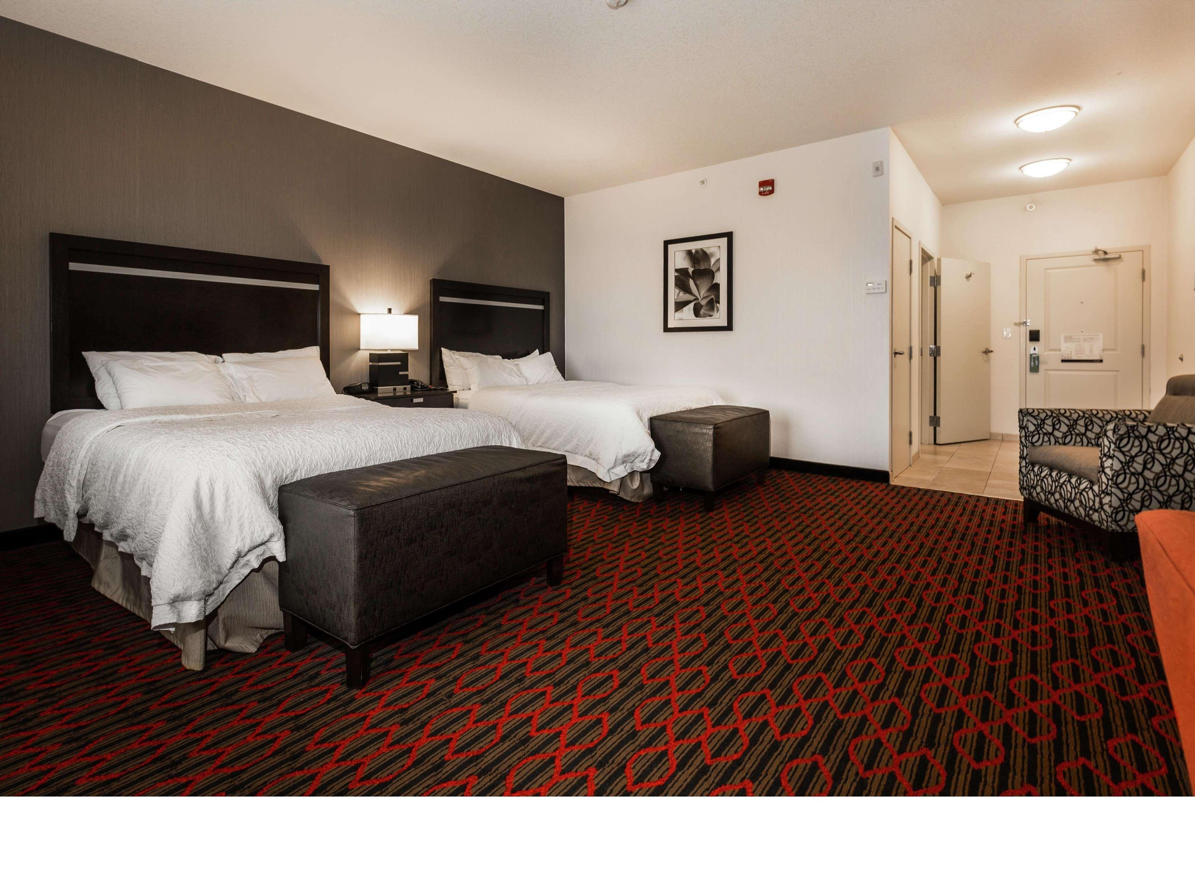 Hampton Inn & Suites By Hilton Lethbridge Exteriér fotografie