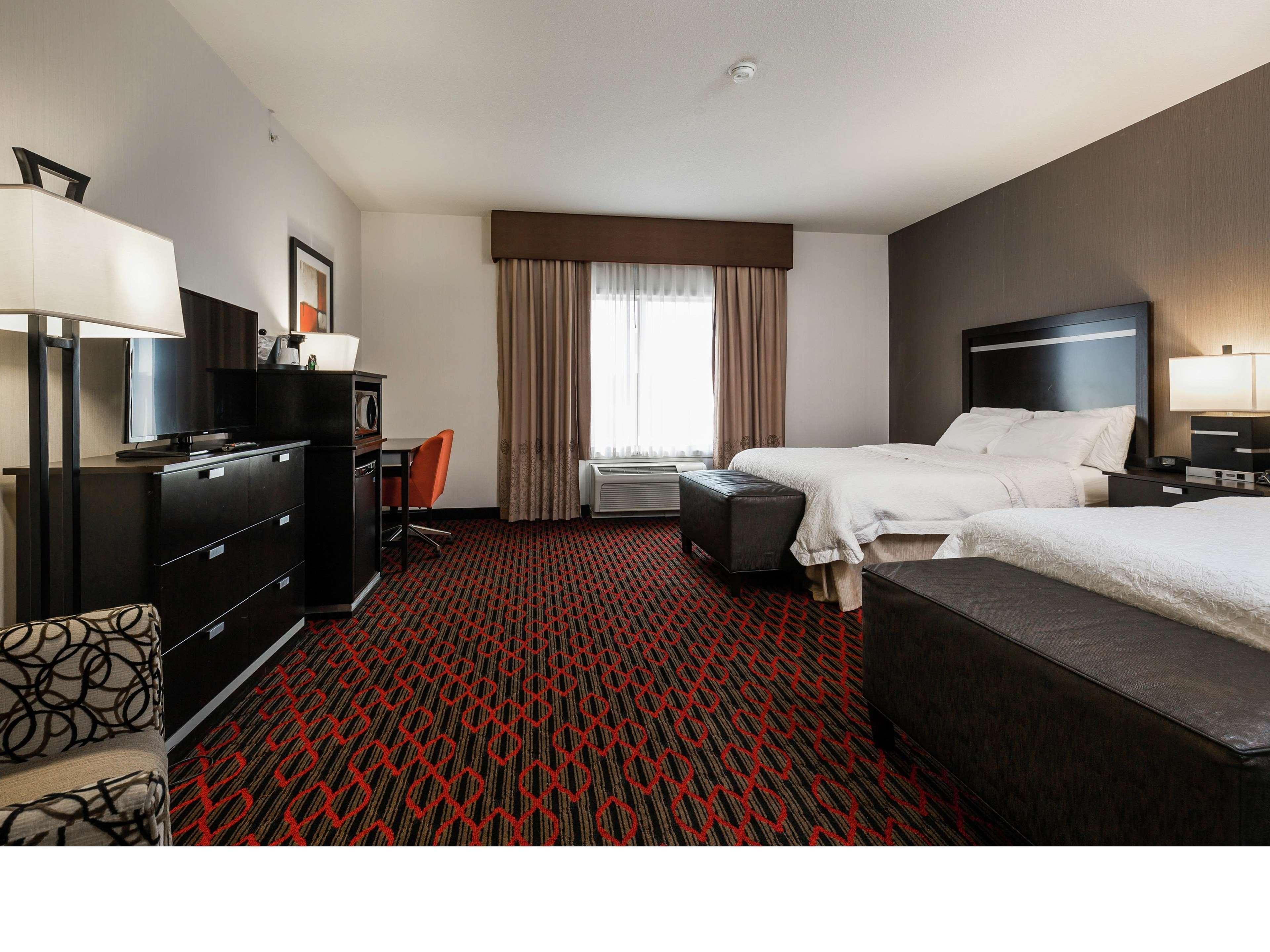 Hampton Inn & Suites By Hilton Lethbridge Exteriér fotografie