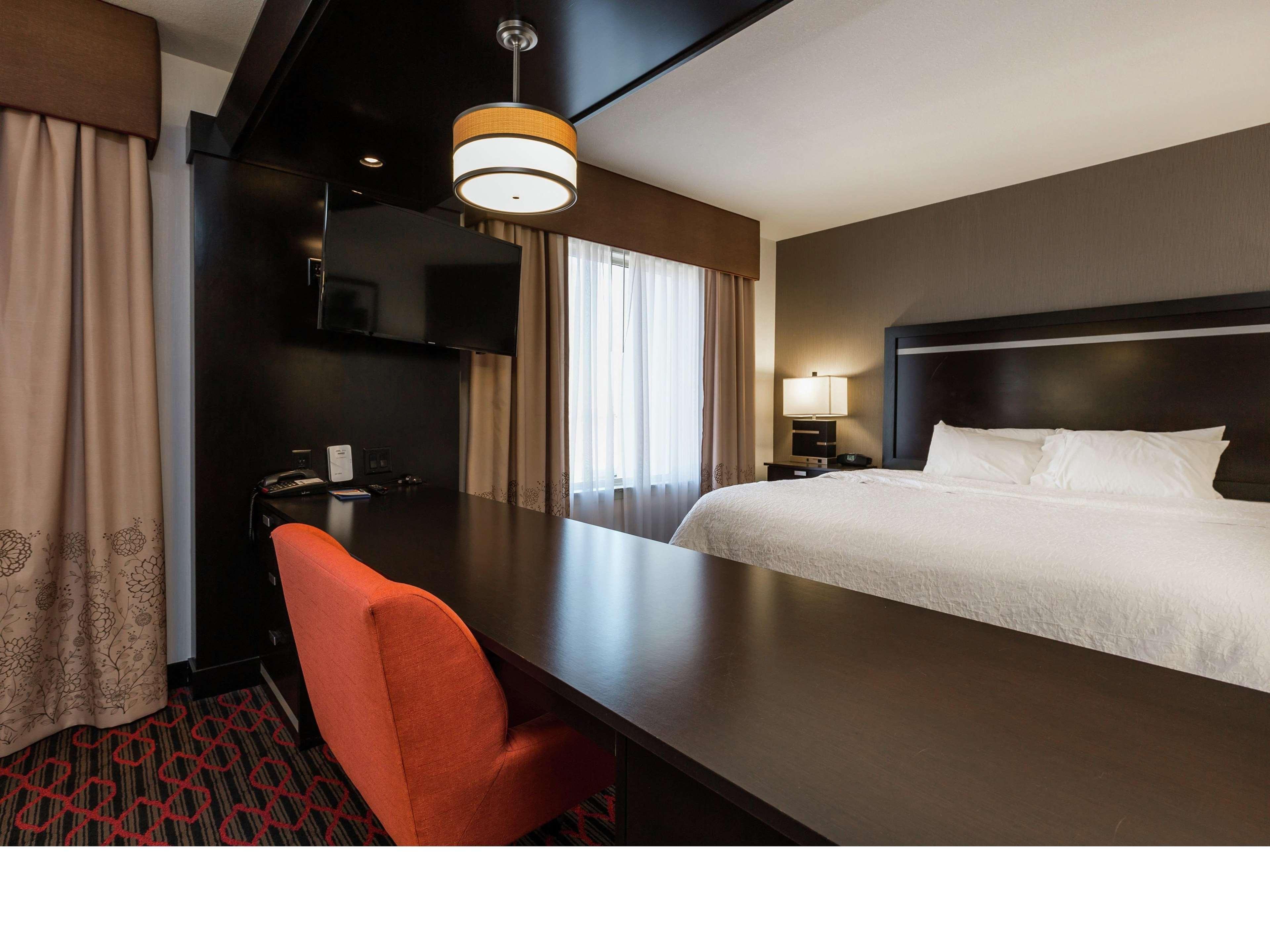 Hampton Inn & Suites By Hilton Lethbridge Exteriér fotografie