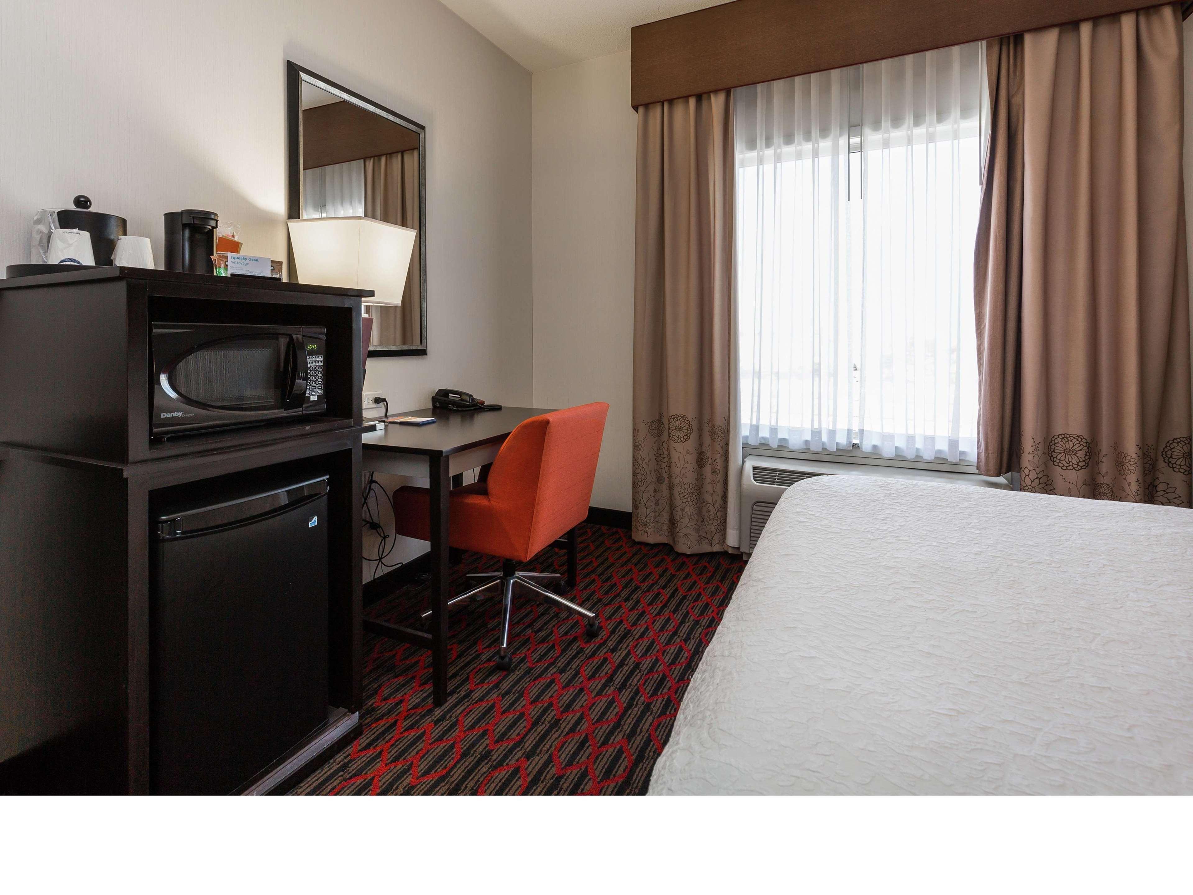 Hampton Inn & Suites By Hilton Lethbridge Exteriér fotografie