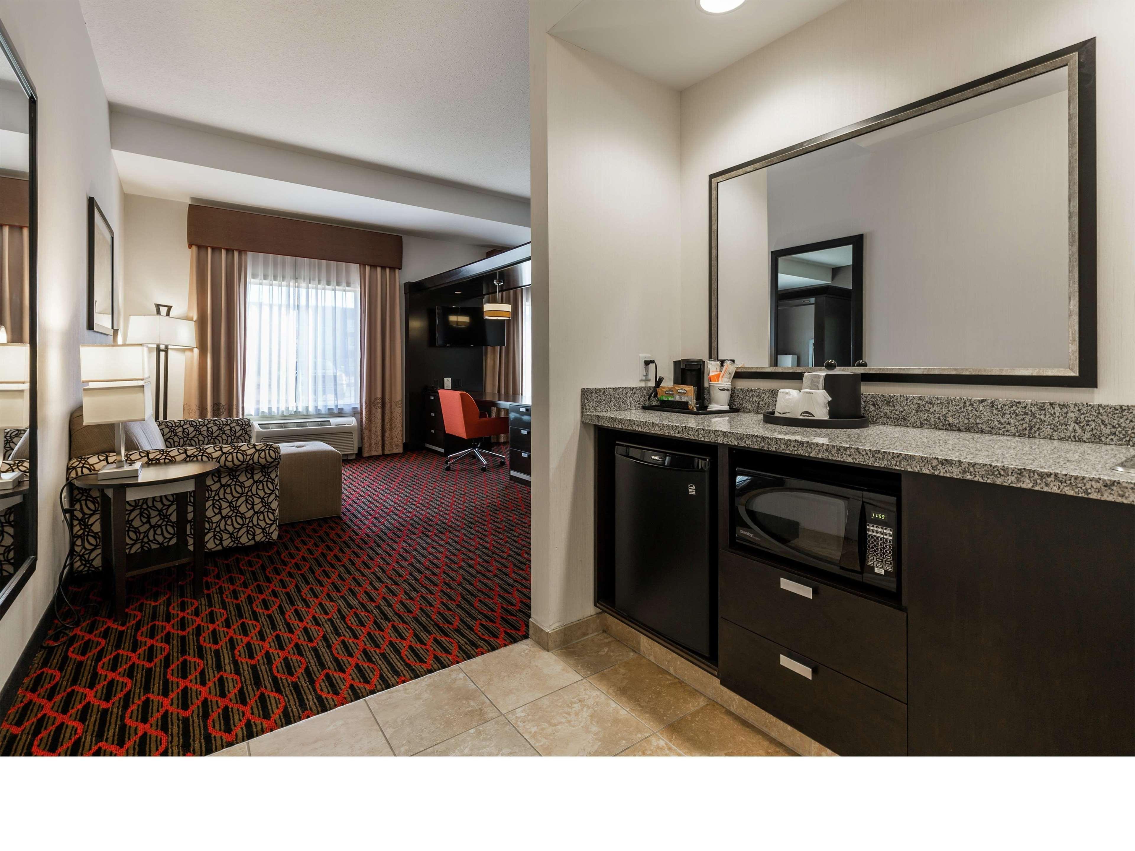 Hampton Inn & Suites By Hilton Lethbridge Exteriér fotografie