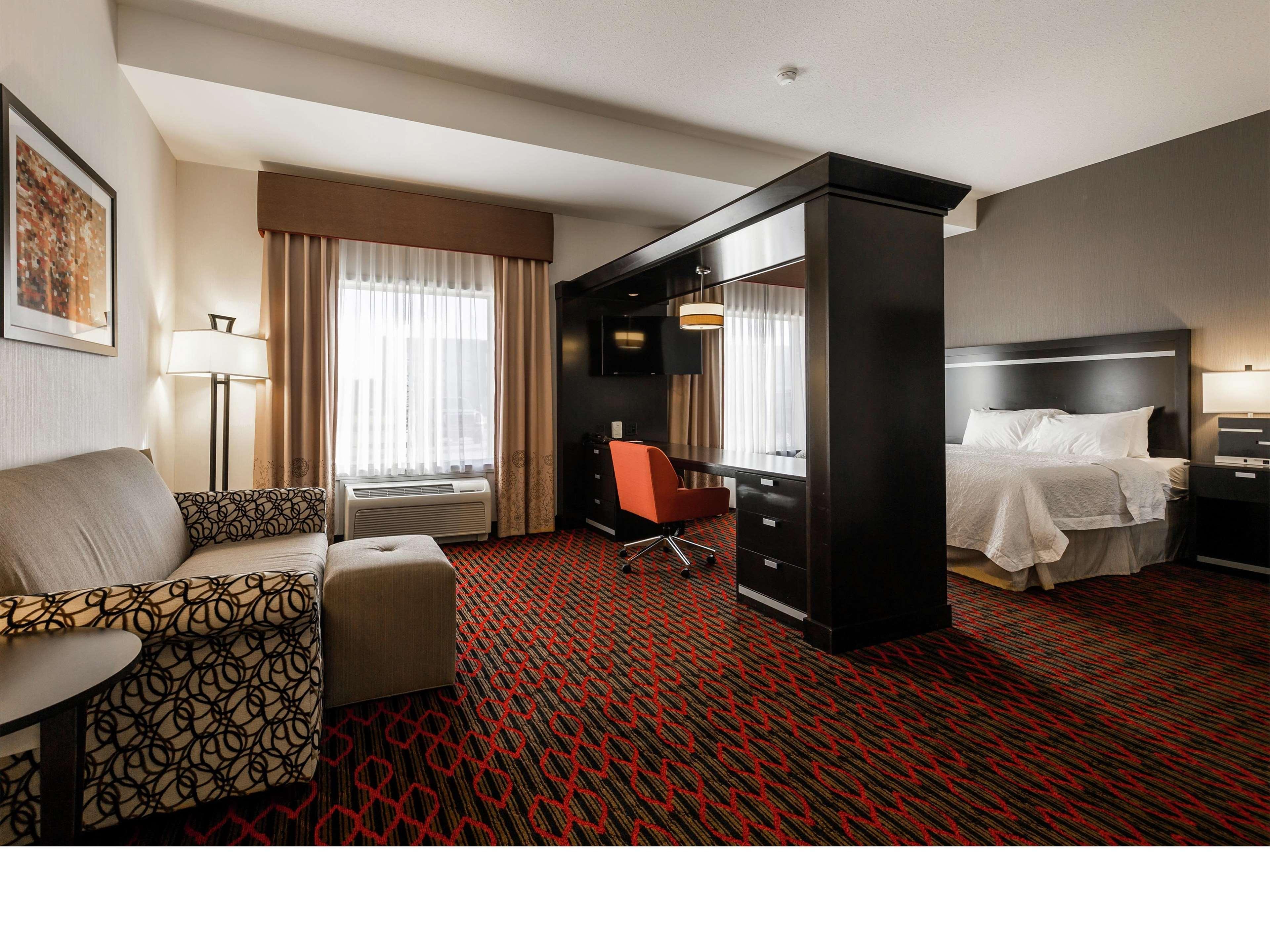 Hampton Inn & Suites By Hilton Lethbridge Exteriér fotografie