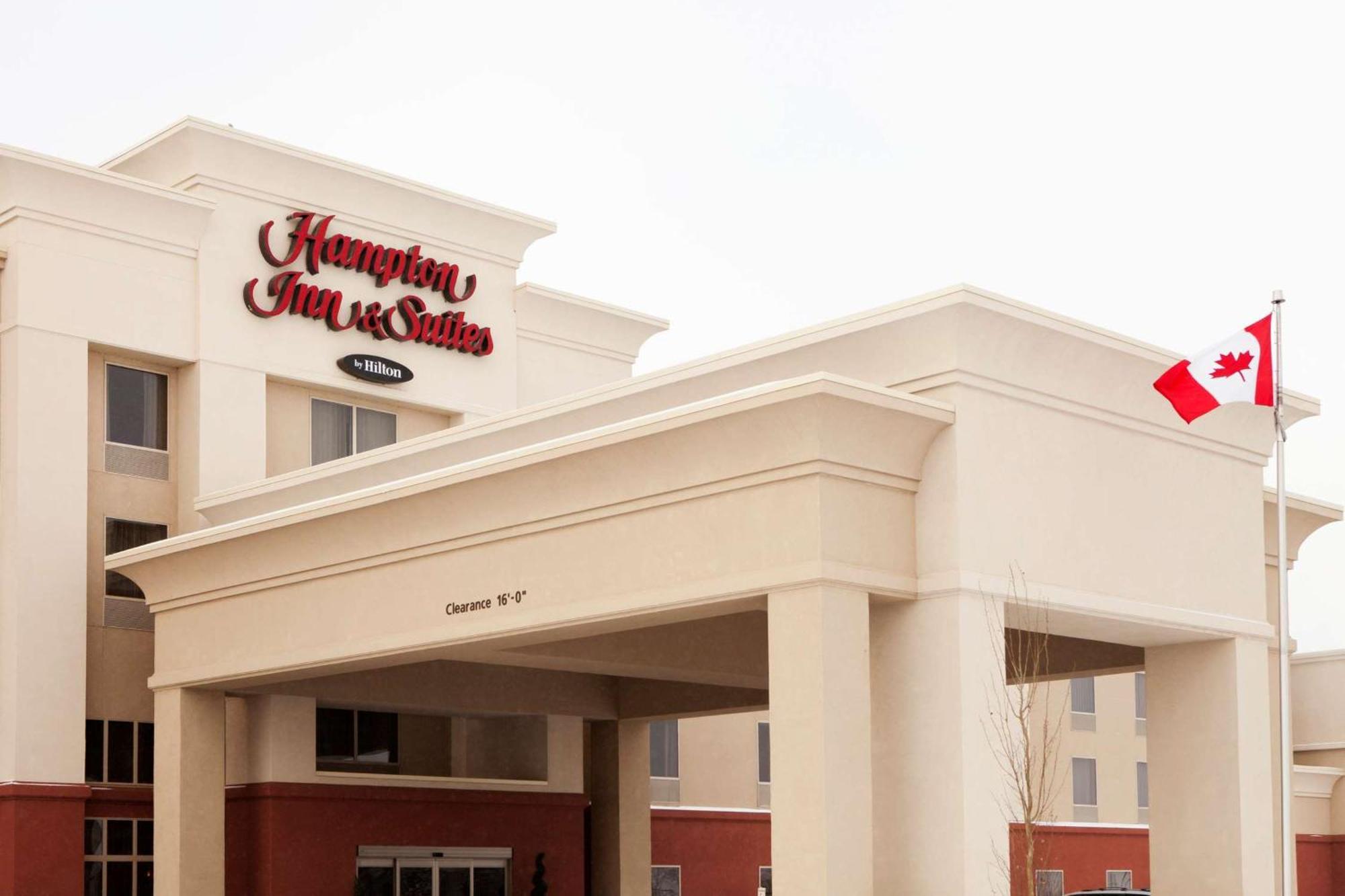 Hampton Inn & Suites By Hilton Lethbridge Exteriér fotografie
