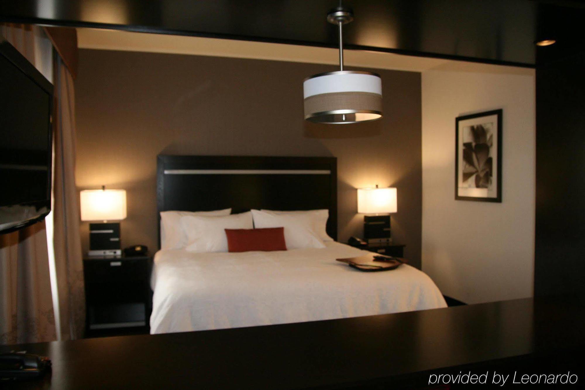 Hampton Inn & Suites By Hilton Lethbridge Pokoj fotografie